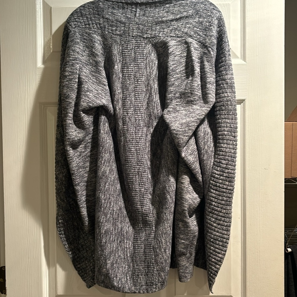 Banana Republic Cardigan - Picture 3 of 4